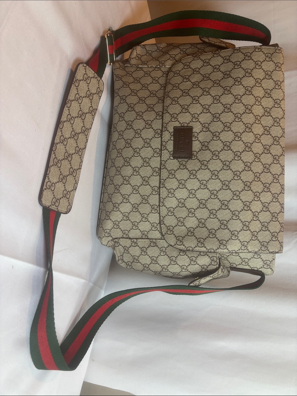 Gucci Beige GG Supreme Messenger Bag with Red/Green Web Strap